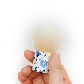 Heat transfer plastic handle is printed with a fashionable style power brush kit