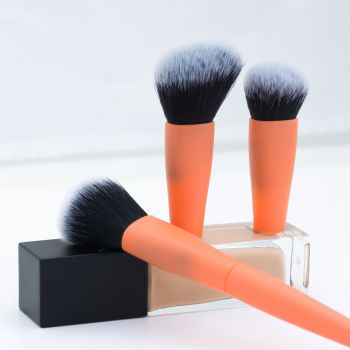 New design and hot sale of 3 in one makeup brush for face