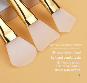 New Silicone Mask Brushes Flexible Facial Mud Mask Applicator Face Cleaning Brush Make up Tool