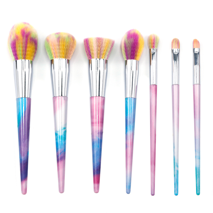 Colorful hair brush for Young people to use